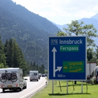 Wegen einer Demonstration wird der Fernpass am Samstag erneut für rund zwei Stunden gesperrt.  (Foto: Karl-Josef Hildenbrand/dpa)