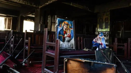In der koptischen Abu-Sefein-Kirche ist ein Großbrand ausgebrochen (Foto: Tarek Wajeh/dpa)