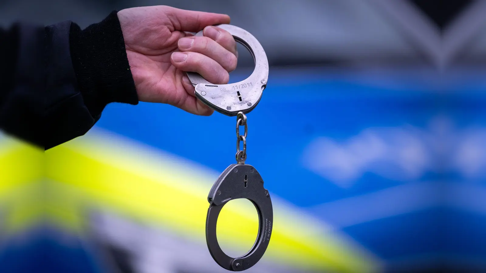 Der 29-Jährige wurde am Tatort festgenommen. (Symbolbild) (Foto: Soeren Stache/dpa)