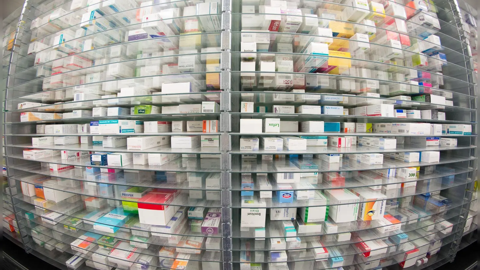 Teure Krebsmittel wollte der Verdächtige mit seinem Betrug erbeuten. (Symbolbild) (Foto: Daniel Reinhardt/dpa)