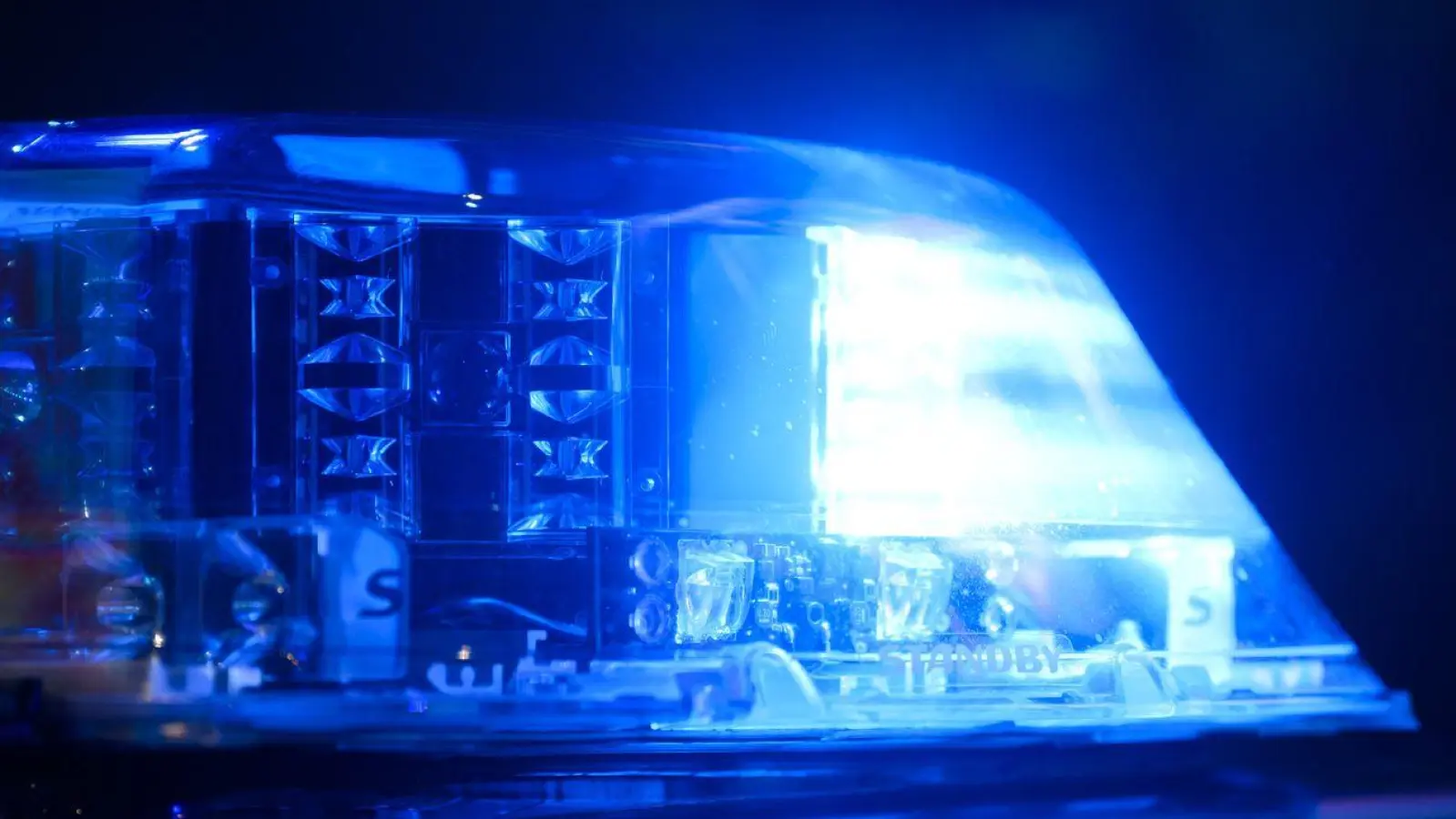 Die Polizei nahm die Autoschlüssel an sich. (Symbolbild) (Foto: Julian Stratenschulte/dpa)