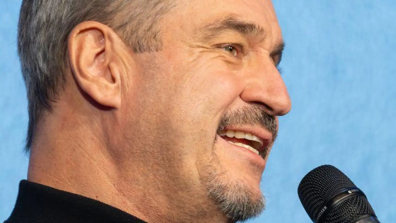 Im Gespräch hat Söder über seine erste Liebe geplaudert. (Foto: Silas Stein/dpa)