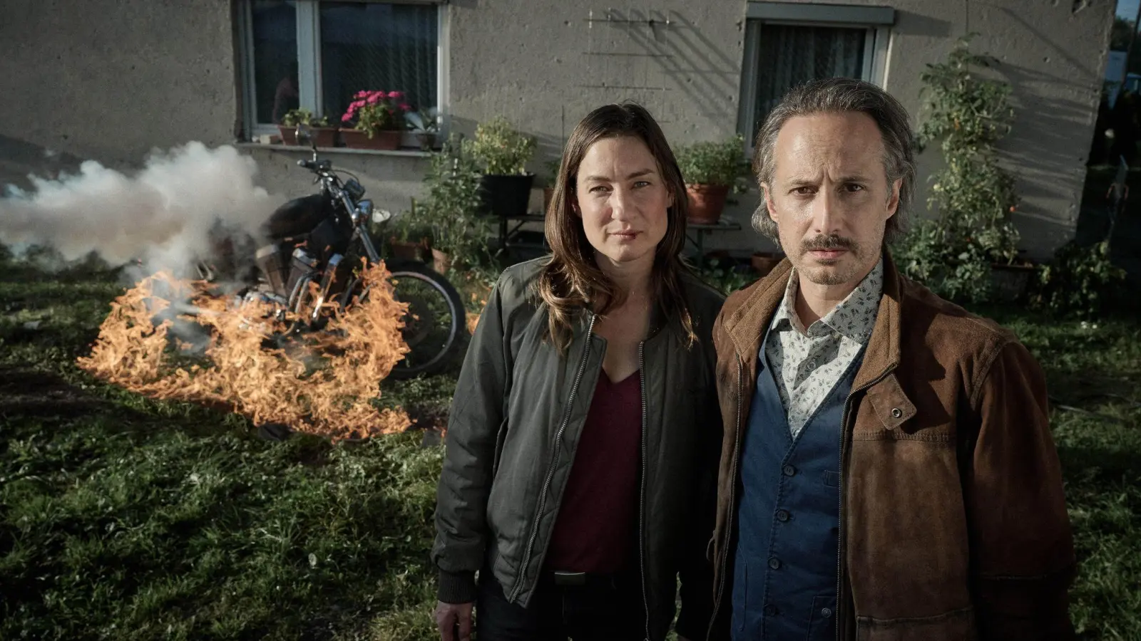 Frederike Bader (Marie Leuenberger) und Ferdinand Zankl (Michael Ostrowksi) sind die Helden der Reihe. (Foto: Bernd Schuller/BR/ARD Degeto Film/Hager Moss Film GmbH/dpa)