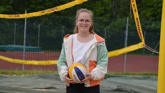 Die Welbhausenerin Lotta Lischka (18) hat in den USA ein Volleyball-Stipendium an einem College im Bundesstaat Iowa bekommen. Ende Juli startet ihr sportliches Abenteuer. (Foto: Johannes Zimmermann)