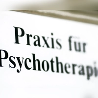Wer in psychotherapeutischer Behandlung ist, hat als Patientin oder Patient klar geregelte Rechte. (Foto: Jens Wolf/dpa-Zentralbild/dpa-tmn)