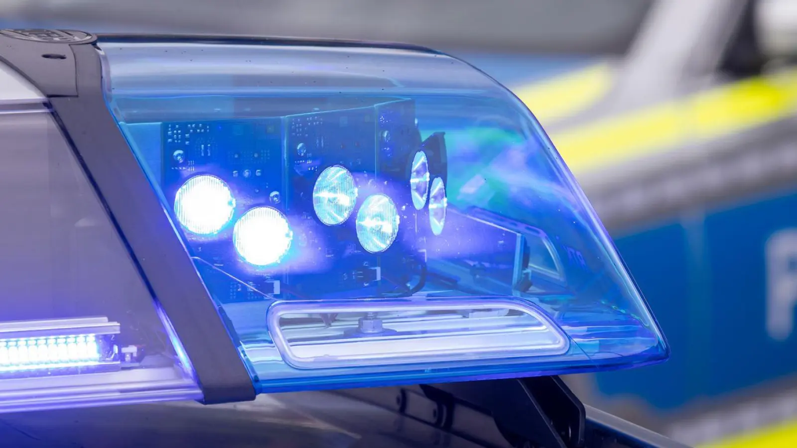 Der Mann stellte sich später selbst der Polizei. (Symbolbild) (Foto: Daniel Karmann/dpa)