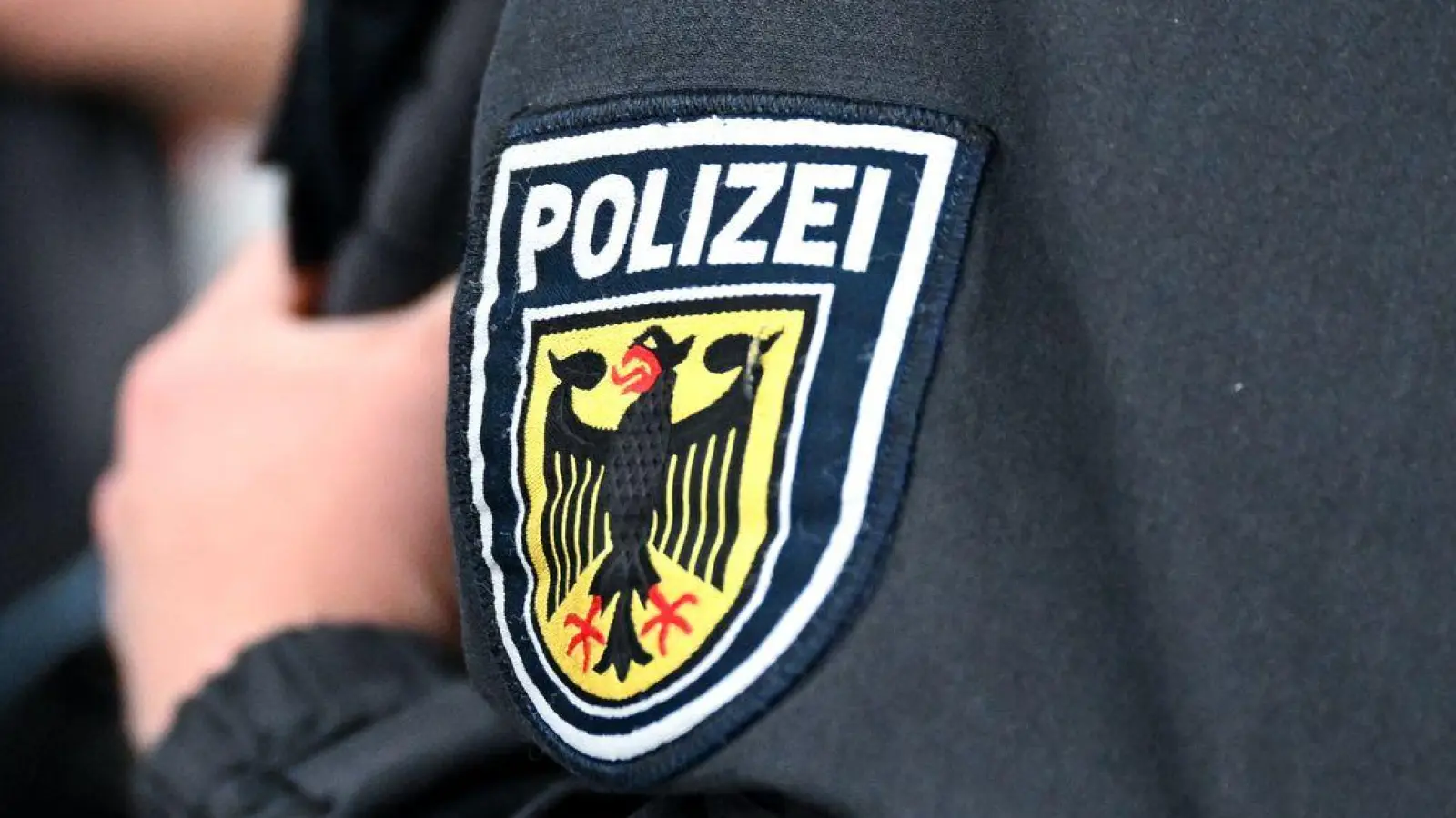 Gegen den 41-Jährigen wird nun unter anderem wegen versuchten Raubs und Bedrohung ermittelt. (Symbolbild) (Foto: Sven Hoppe/dpa)