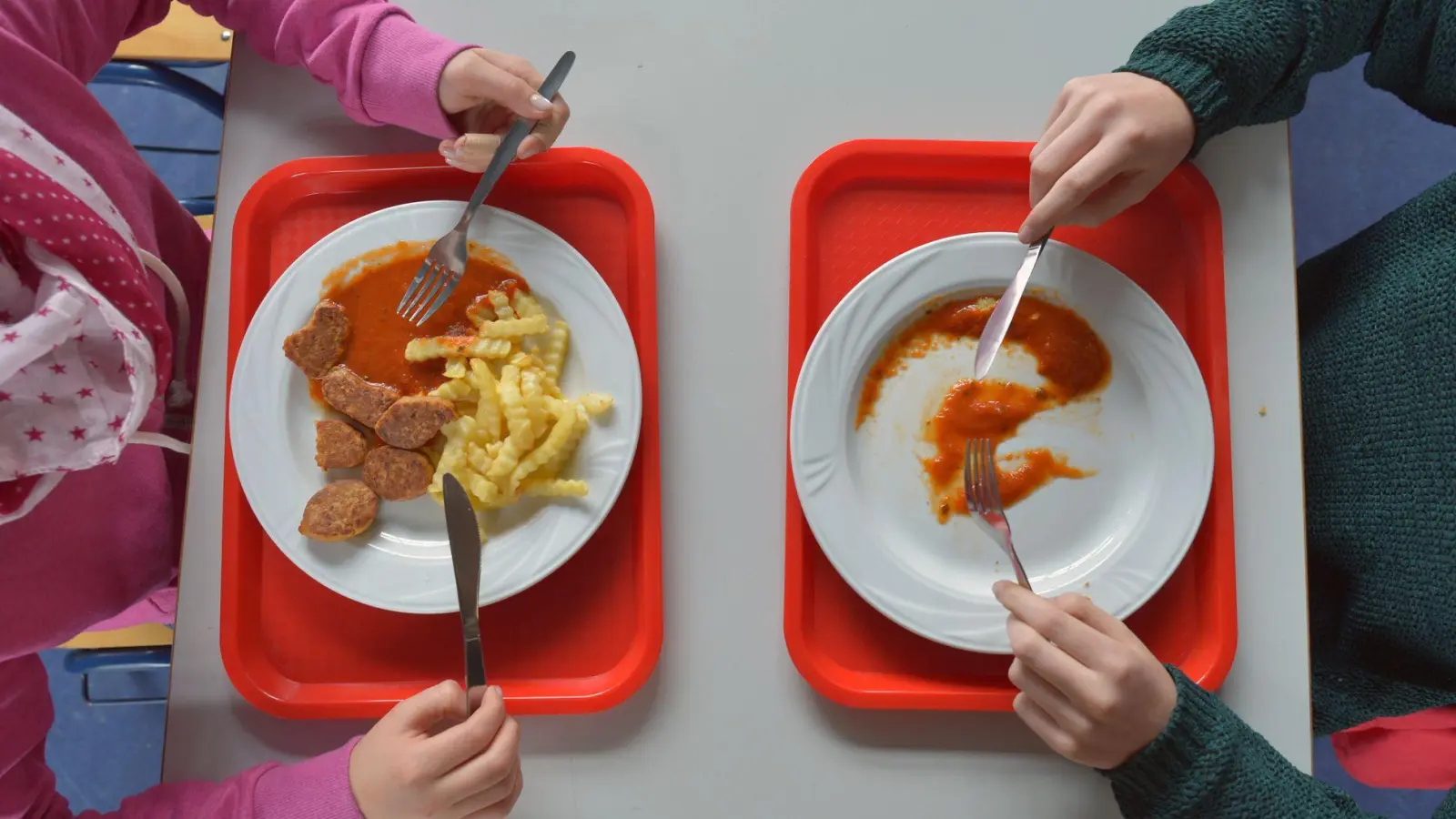 Ein gemeinsames Mittagessen hat einen verbindenden Charakter. (Symbolbild) (Foto: Ralf Hirschberger/dpa-Zentralbild/dpa)