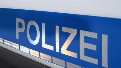 In Schwaben soll eine Frau zwei Handwerker sexuell belästigt haben. Nun ermittelt die Polizei. (Symbolbild) (Foto: Daniel Vogl/dpa)