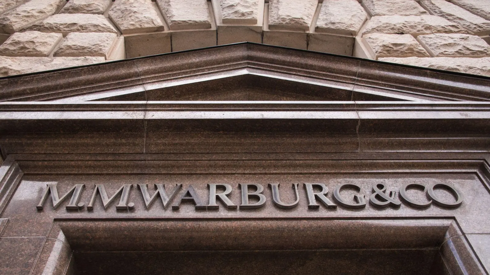Die Hamburgische Bürgerschaft untersucht den „Cum-Ex“-Skandal um die Warburg Bank. (Foto: Daniel Bockwoldt/dpa)