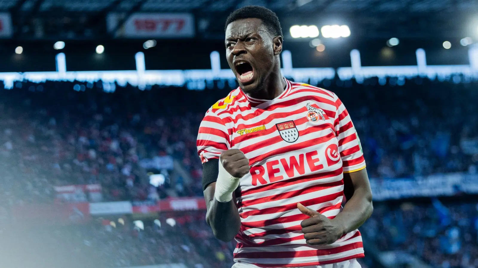 Torschütze zur Kölner 1:0-Führung: Ragnar Ache (Foto: Rolf Vennenbernd/dpa)