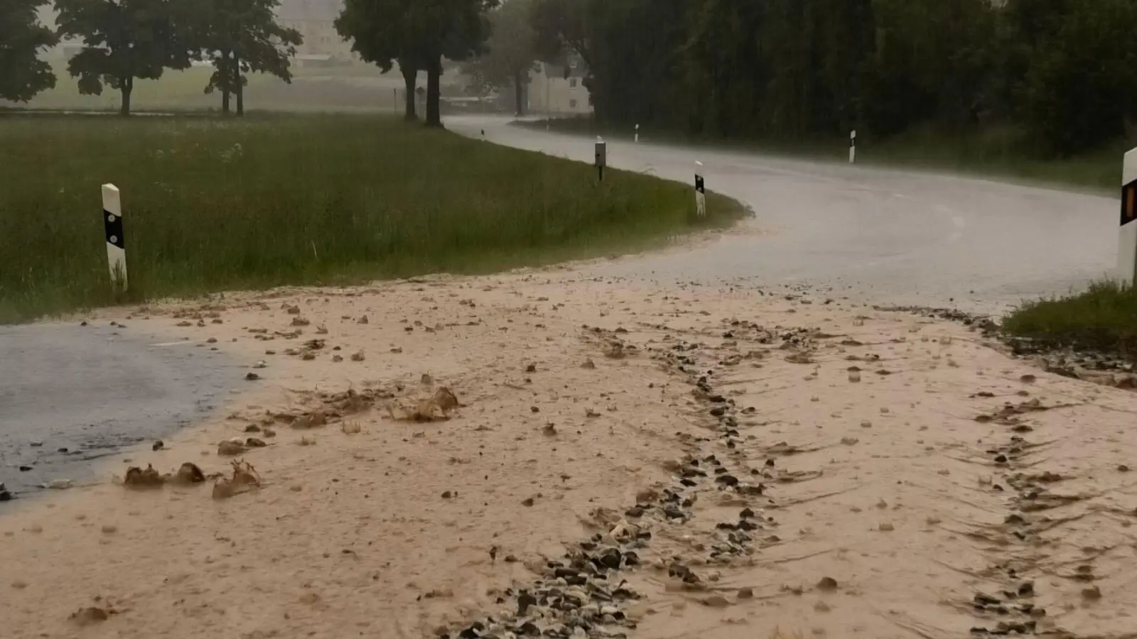 In manchen Regionen Deutschlands gab es starken Regen und Sturmböen. (Foto: André März/NEWS5/dpa)