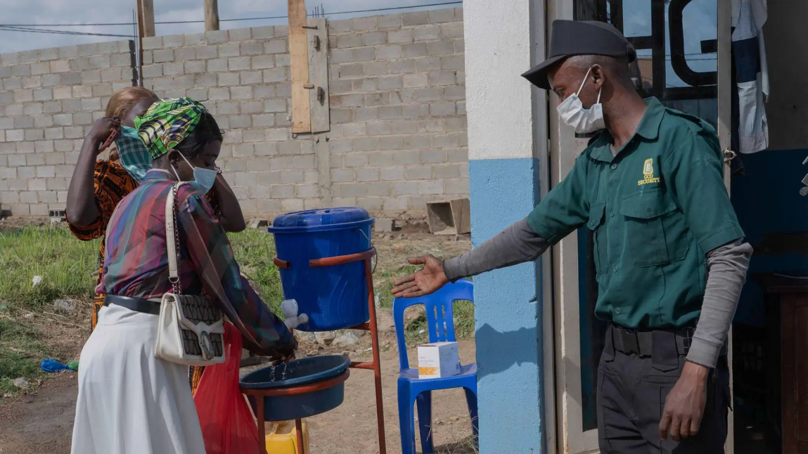 Im Kongo steigt die Zahl der Ebola-Fälle rasant an. (Foto: Dirole Lotsima Dieudonne/AP/dpa)