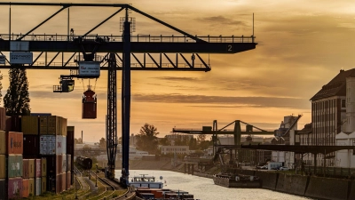 Licht am Horizont? Deutsche Wirtschaft könnte im Herbst allmählich wieder Fahrt aufnehmen. (Symbolbild) (Foto: Andreas Arnold/dpa)