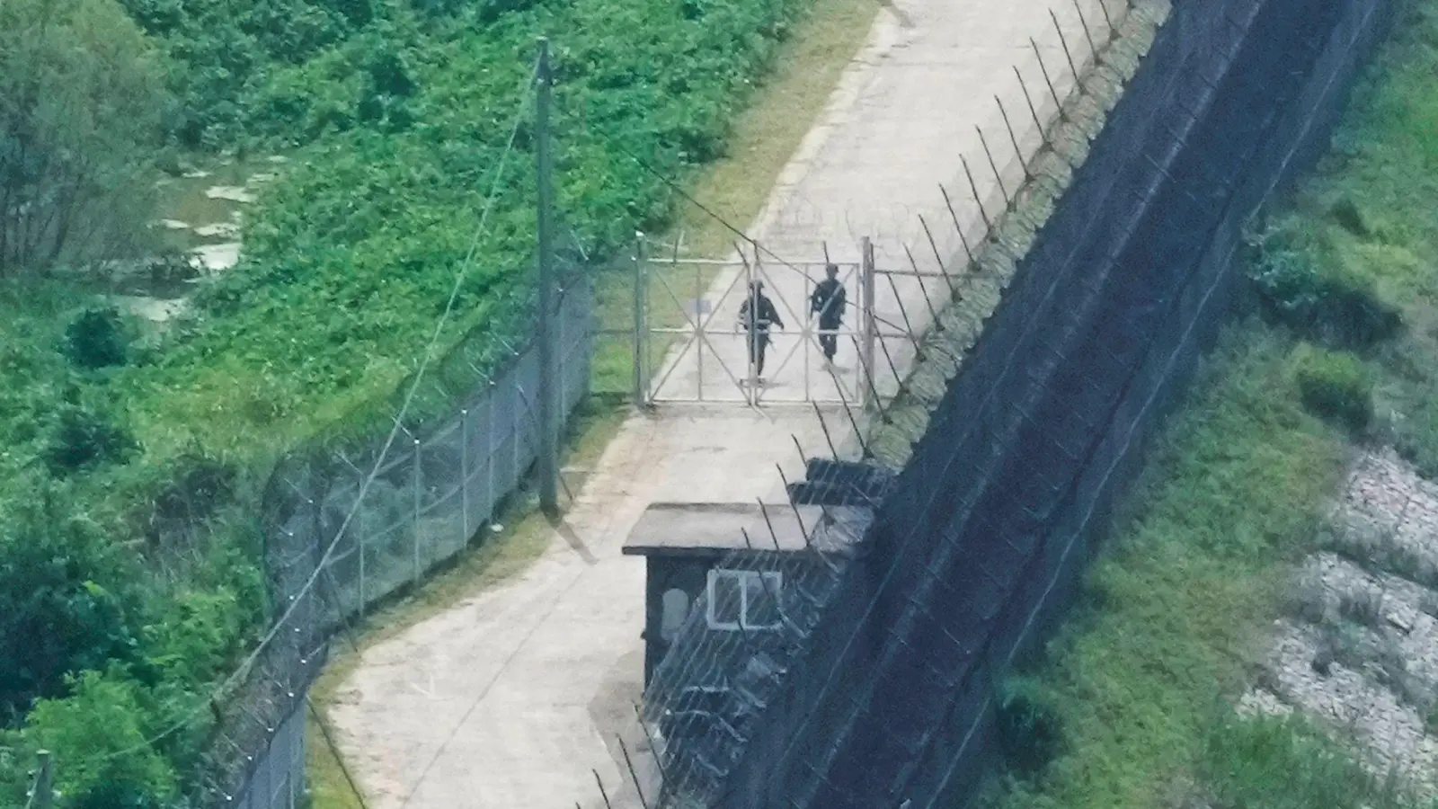 Die Grenze zwischen Süd- und Nordkorea ist hochgesichert. (Archivfoto) (Foto: Ahn Young-joon/AP/dpa)