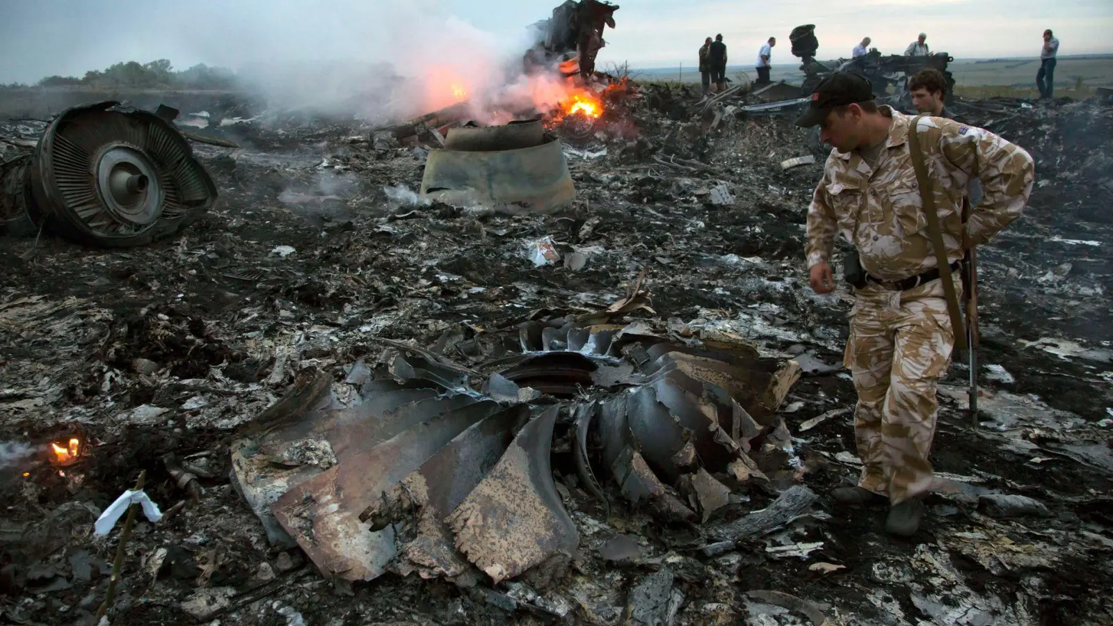 Elf Jahre ist der Abschuss der Passagiermaschine über der Ostukraine bereits her. (Archivbild) (Foto: Dmitry Lovetsky/AP/dpa)