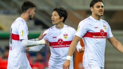 Beim VfB Stuttgart steht Genki Haraguchi (M) vor seinem Debüt in der Startelf. (Foto: David Inderlied/dpa)