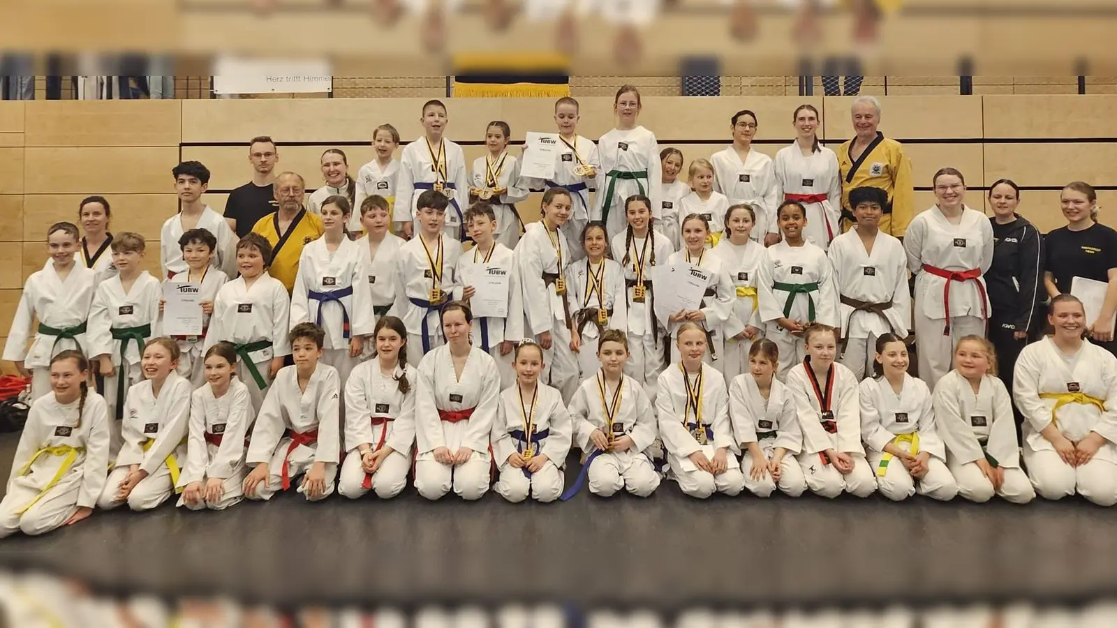 Mit einem großen Team trat der Taekwondo Martial Arts e.V. bei den Württembergischen Landesmeisterschaften im Formenlauf in Alfdorf an. (Foto: TKD & Martial Arts)