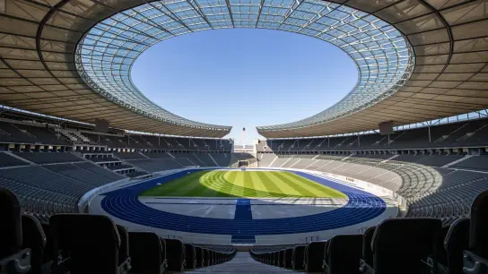 Das Berliner Olympiastadion wird zum Derby zwischen Hertha BSC und dem 1. FC Union erstmals seit Januar 2020 wieder ausverkauft sein. (Foto: Andreas Gora/dpa)