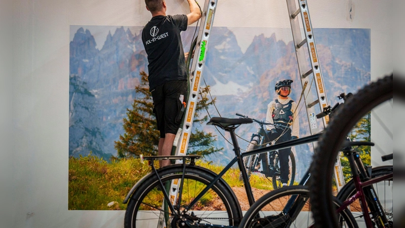 Die Eurobike ist eine internationale Messe rund um das Fahrrad, die auch für normale Radfahrer zugänglich ist. (Foto: Andreas Arnold/dpa/dpa-tmn)