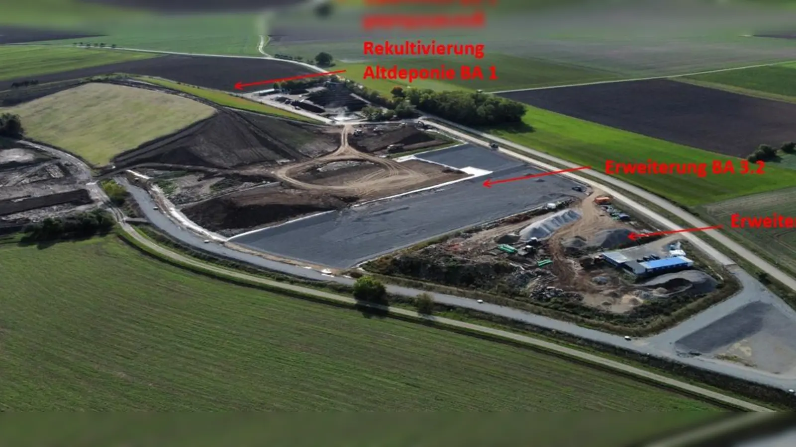 Diese Luftaufnahme vermittelt einen ungefähren Eindruck von der Größe der Deponie Uffenheim im Landkreis Neustadt/Aisch-Bad Windsheim.  (Foto: Niklas Steziwka/Landratsamt)