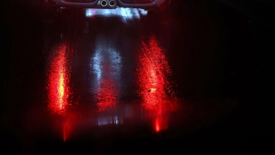 Mitten auf einer Bundesstraße ist ein Autofahrer in seinem Wagen eingeschlafen. (Symbolbild) (Foto: Karl-Josef Hildenbrand/dpa)