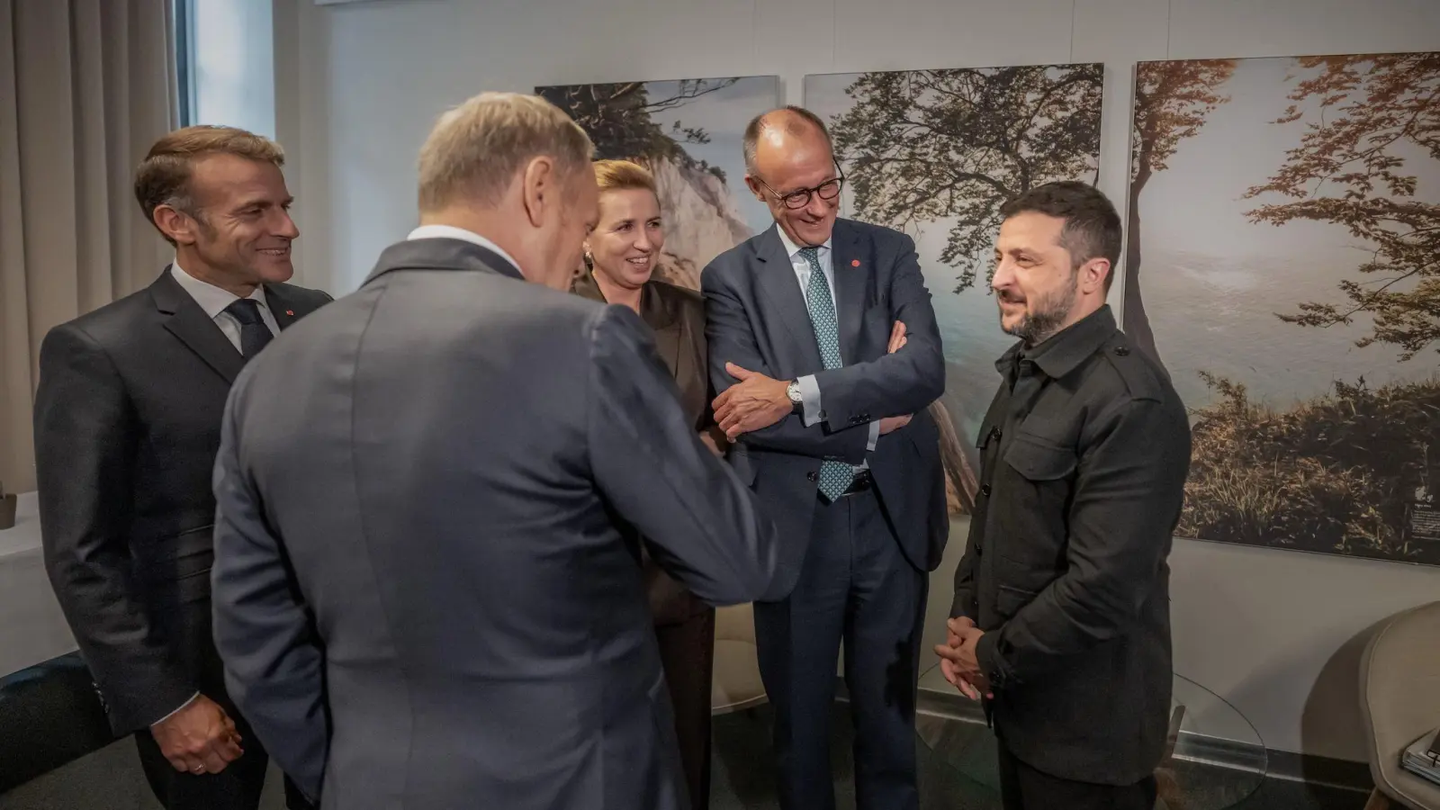 Spricht vor seinem Treffen mit Trump mit europäischen Verbündeten: Der ukrainische Präsident Wolodymyr Selenskyj. (Foto: Michael Kappeler/dpa)