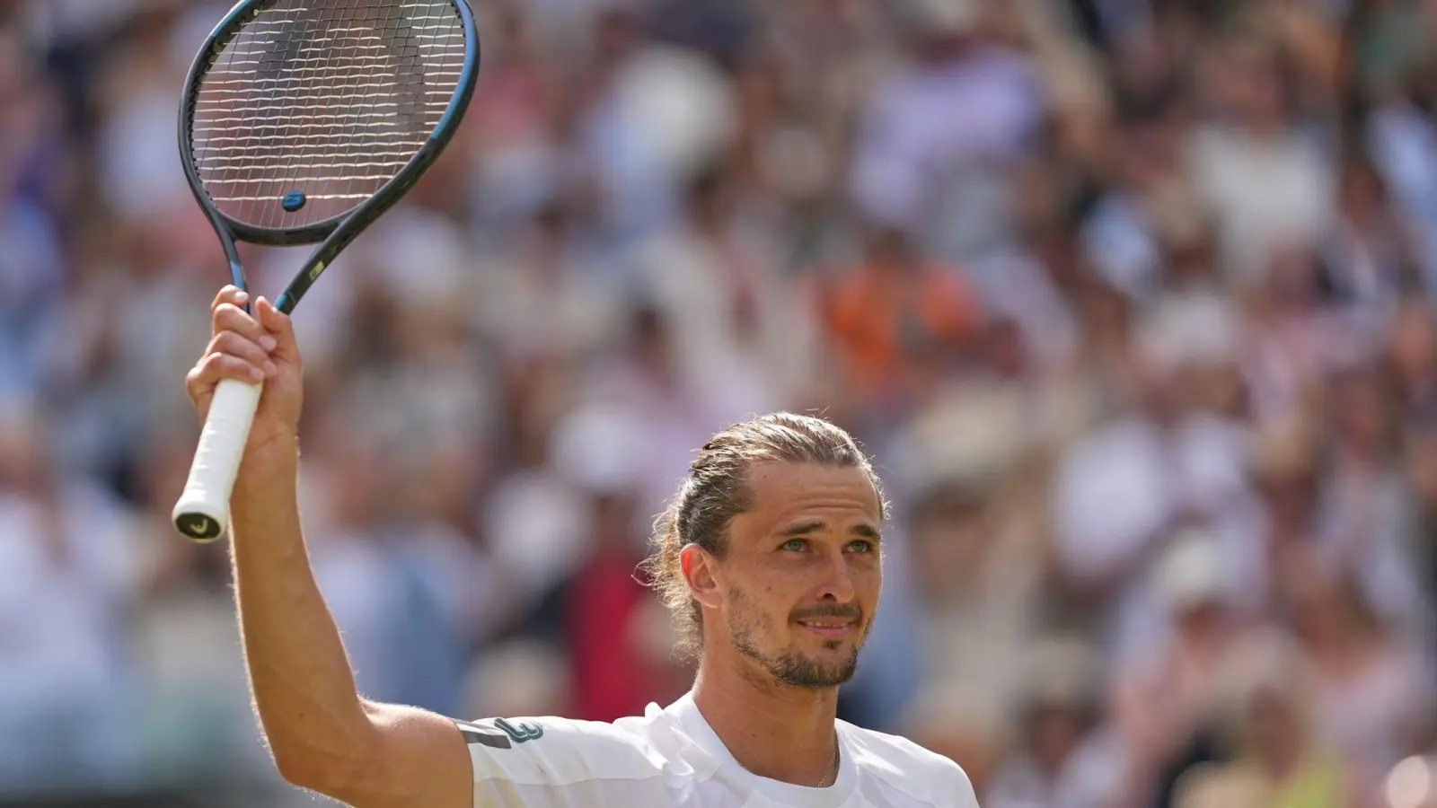 Alexander Zverev fehlt noch ein Sieg zum Wimbledon-Triumph. (Foto: Kirsty Wigglesworth/AP/dpa)