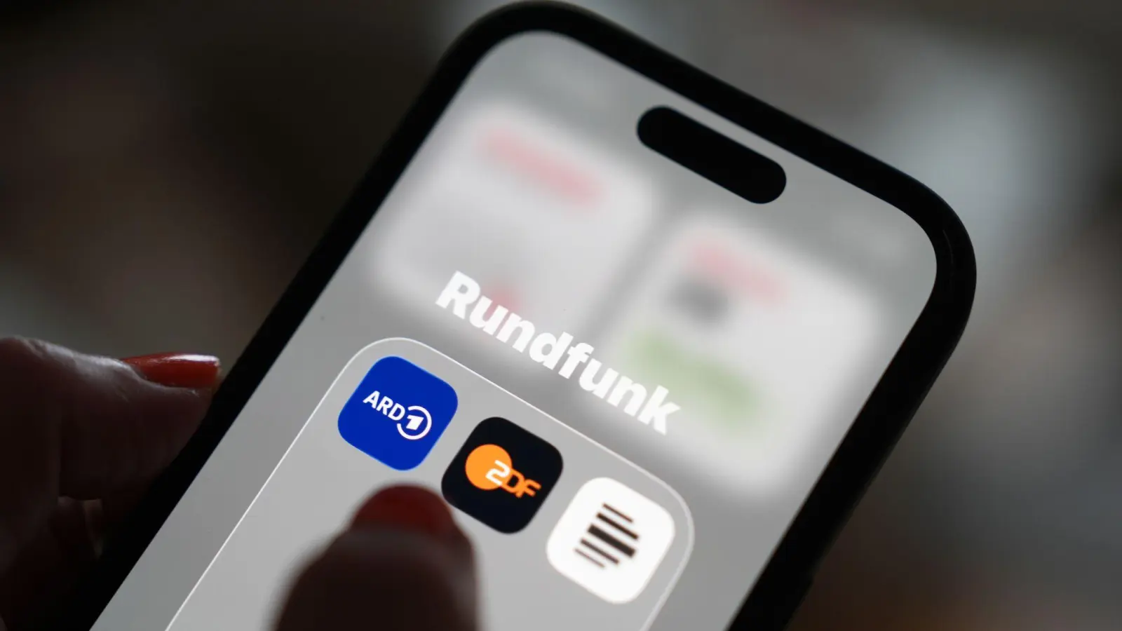 ARD und ZDF rücken bei den Audio-Inhalten näher zusammen. (Foto: Marcus Brandt/dpa)