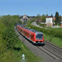 Mit Zügen der Baureihe 440 betreibt die Deutsche Bahn derzeit noch den RE10 auf der Strecke Nürnberg–Würzburg, hier in Hagenbüchach. (Foto: Johannes Hirschlach)