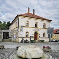 Hinter dem Doerfler-Museum steht eine Stiftung, für die die Kommune verantwortlich ist. Bei dieser seien einige Dinge zu regeln, erklärte im Stadtrat Bürgermeister Markus Dinzl. (Archivbild: Jürgen Binder)