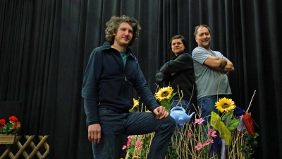 Bei der Probe zu „Der Hase und der Igel“ (von links): Heiner Bomhard, Katja Schumann und Thorsten Siebenhaar. (Foto: Elke Walter)