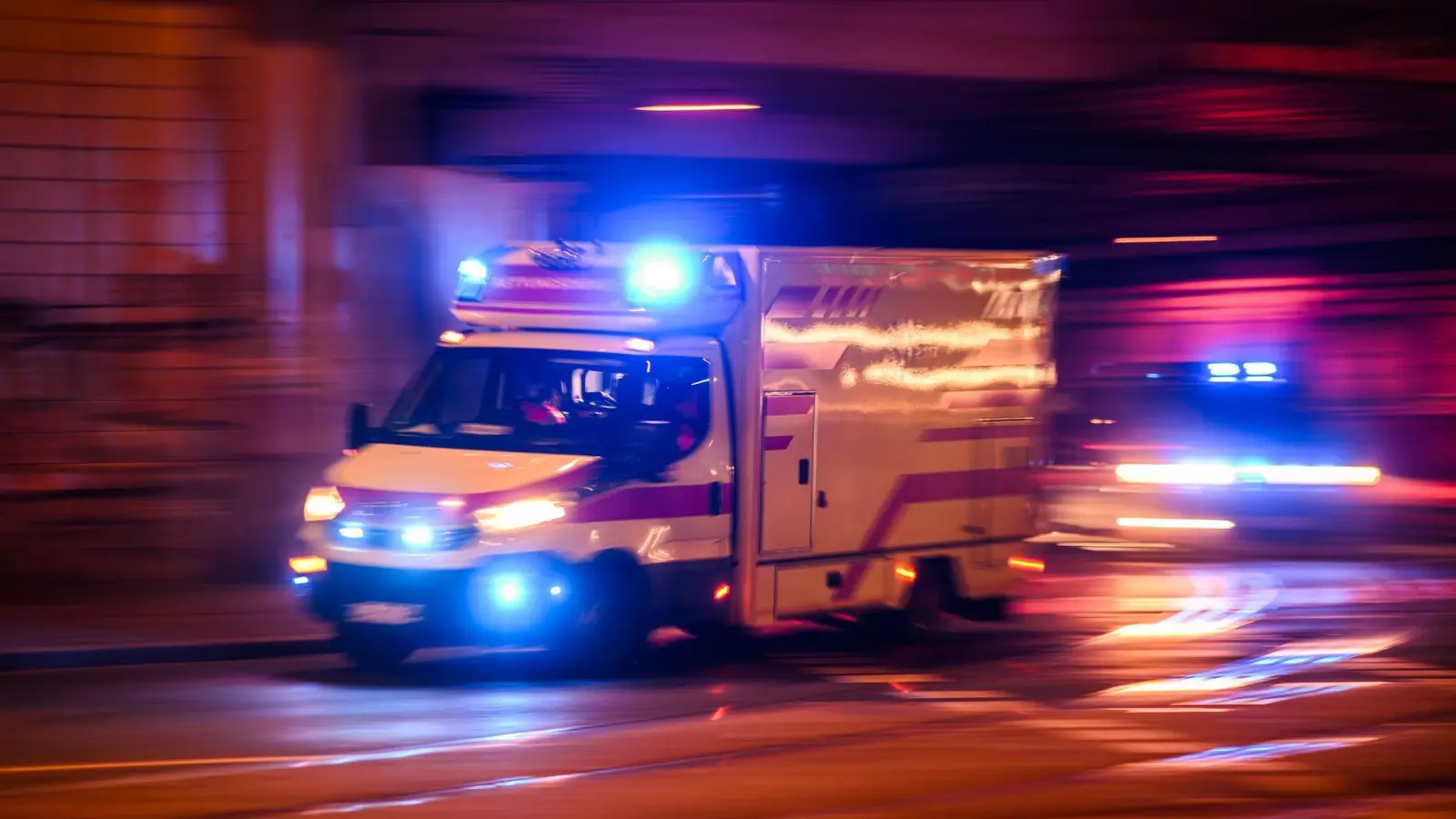 Woher kommen die Verletzungen des Mannes? (Symbolbild) (Foto: Robert Michael/dpa)