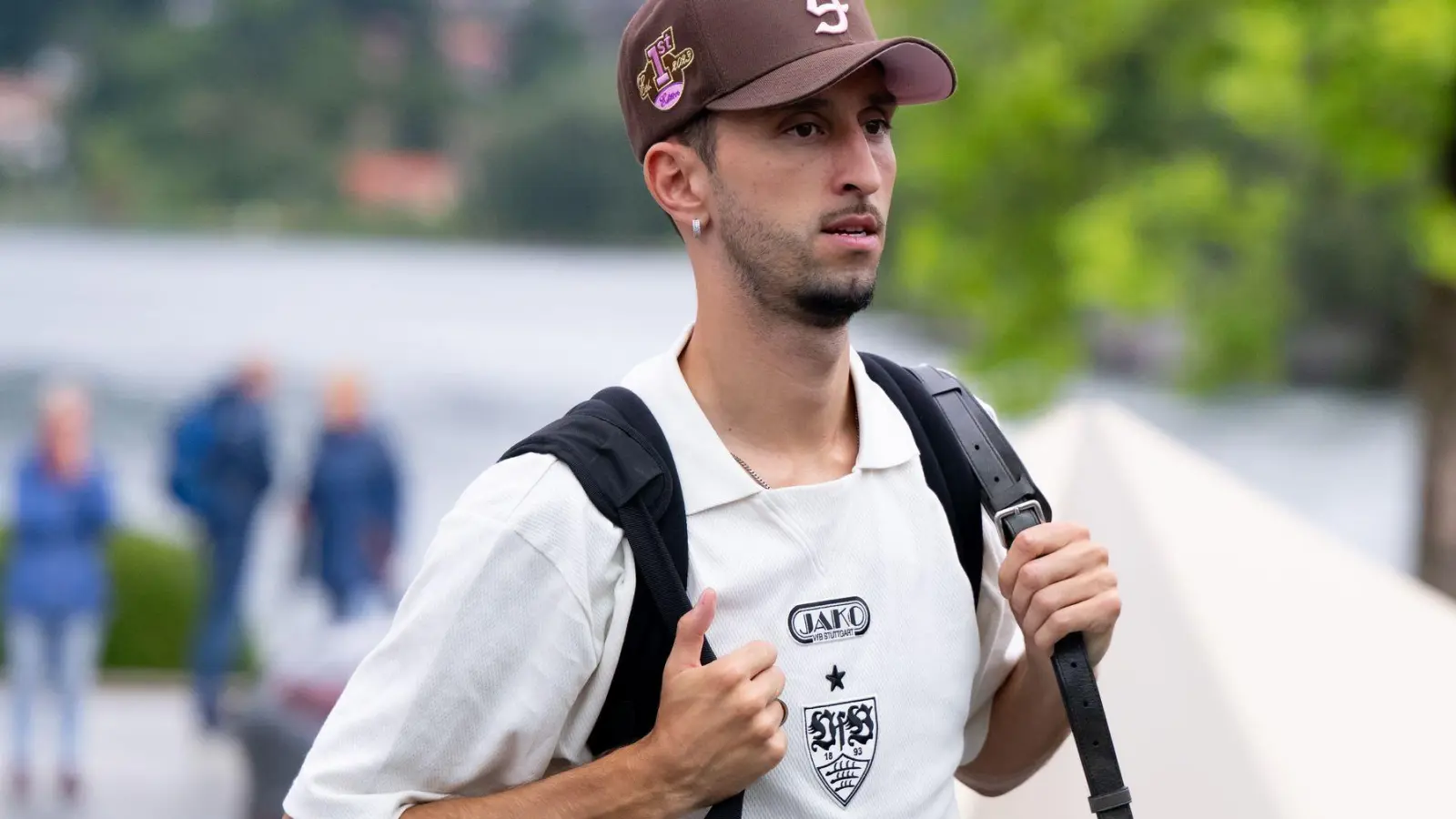 Atakan Karazor führt den VfB Stuttgart auch in der neuen Saison als Kapitän an. (Foto: Sven Hoppe/dpa)