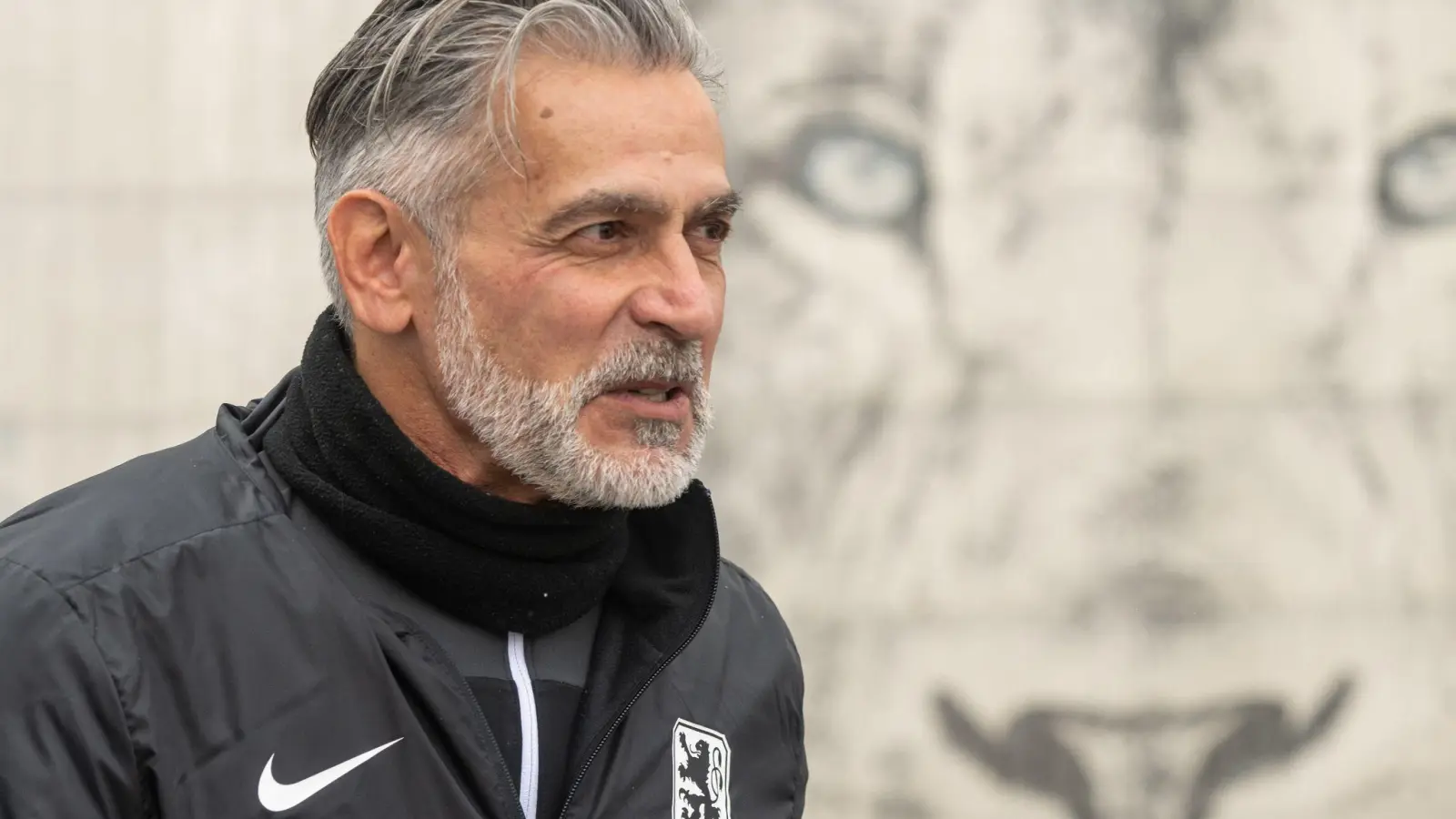 Maurizio Jacobacci, Trainer beim TSV 1860 München. (Foto: Peter Kneffel/dpa/Archivbild)