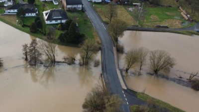 Hochwasser im Landkreis Marburg-Biedenkopf. Die Lahn ist weit über ihre Ufer getreten. Auch in Hessen ist die Hochwasserlage angespannt. (Foto: Nadine Weigel/Dpa/Nadine Weigel/dpa)