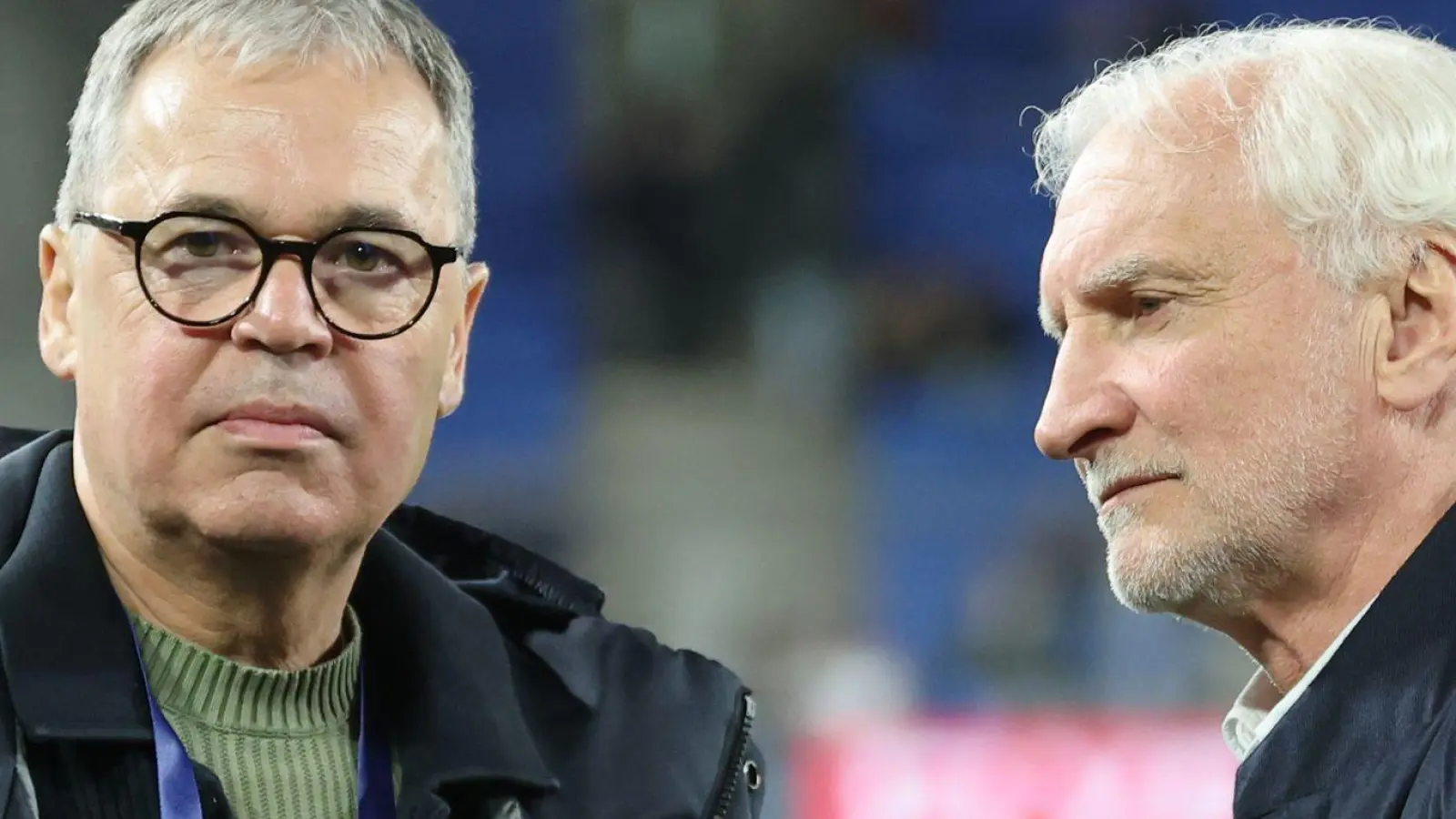 DFB-Geschäftsführer Andreas Rettig (links) und Sportdirektor Rudi Völler (Archivbild). (Foto: Christian Charisius/dpa)