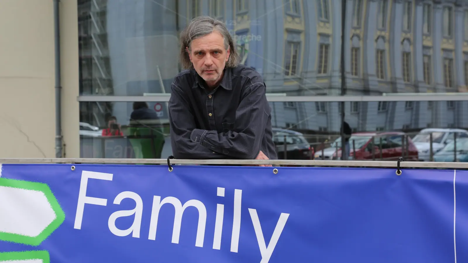 Inszeniert mit „Family Affairs“ eine absurd tragische Komödie: Frank Siebenschuh. (Foto: Martina Kramer)