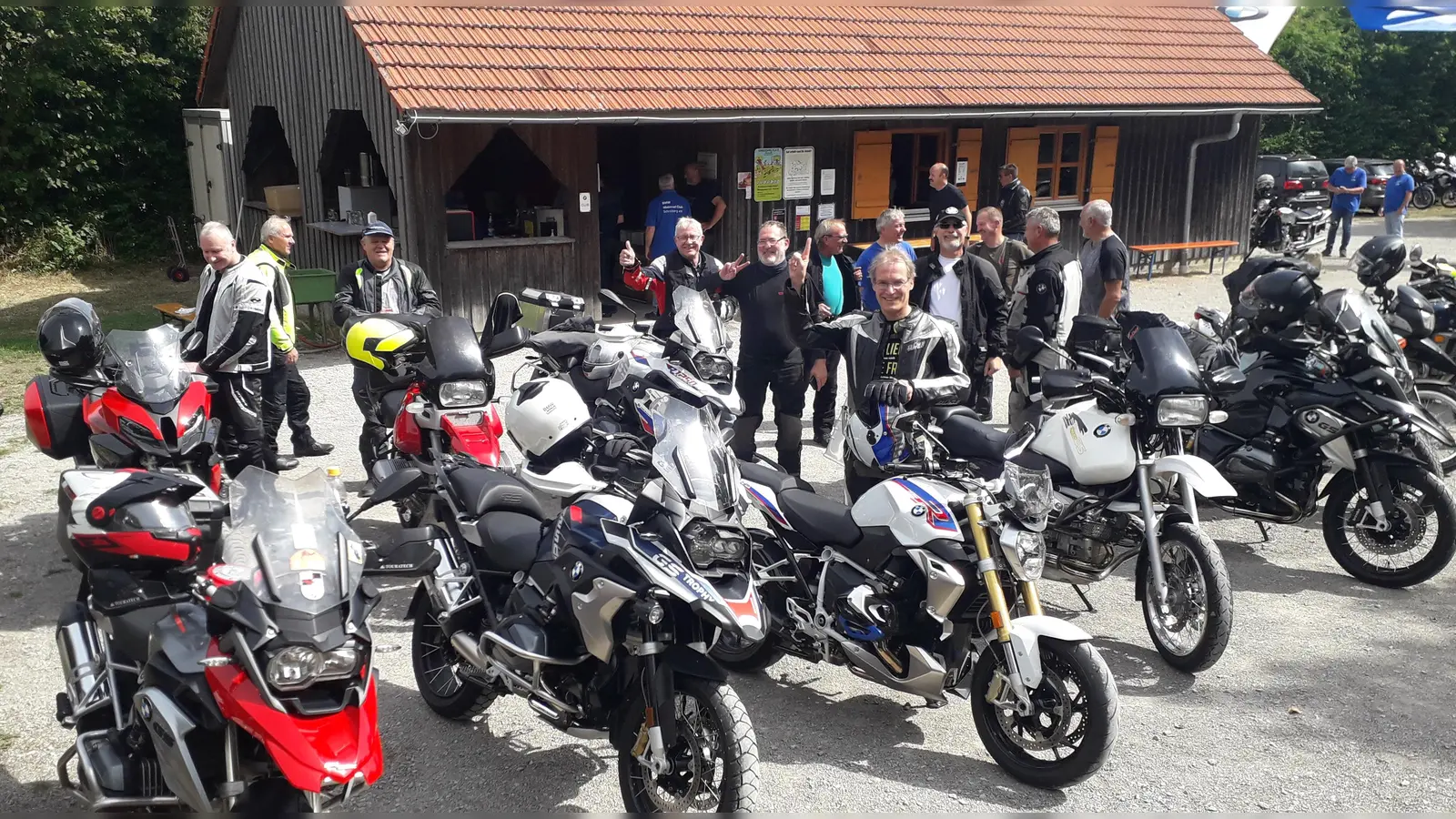 Der BMW Motorrad Club Schrozberg lädt Euch herzlich ein, die gesellige Atmosphäre zu genießen. (Foto: BMW Motorrad Club Schrozberg e.V.)
