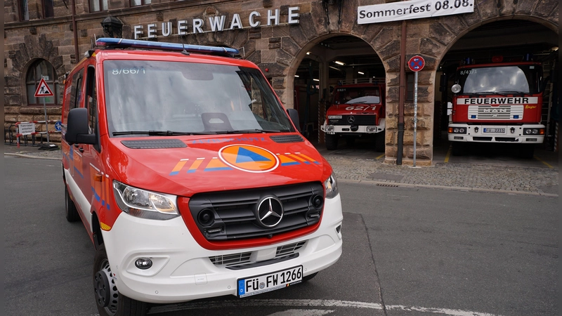 Die FFW Fürth ist derzeit mit ihrem CBRN-Fahrzeug für Stadt und Landkreis zuständig. Bayernweit sollen bald 99 solcher Erkunder im Einsatz sein – finanziert vom Bundesamt für Bevölkerungsschutz und Katastrophenhilfe, dem sie auch gehören.  (Foto: Heinz Wraneschitz)