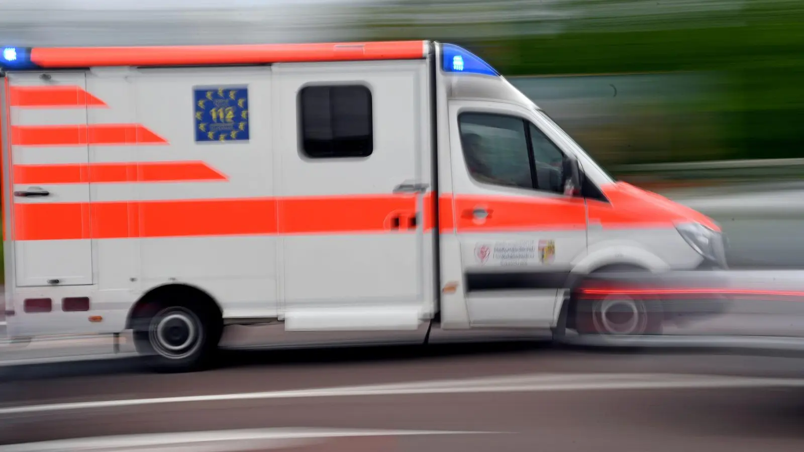 Der Mann kam mit schweren Verletzungen in ein Krankenhaus. (Symbolbild) (Foto: Hendrik Schmidt/dpa-Zentralbild/dpa)
