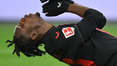 Jeremie Frimpong und Leverkusen kamen gegen Borussia Mönchengladbach nicht über ein 0:0 hinaus. (Foto: Marius Becker/dpa)