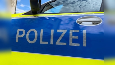 Als der 27-Jährige mit dem Streifenwagen zur Dienststelle gebracht werden sollte, wehrte er sich massiv. (Foto: Manfred Blendinger)