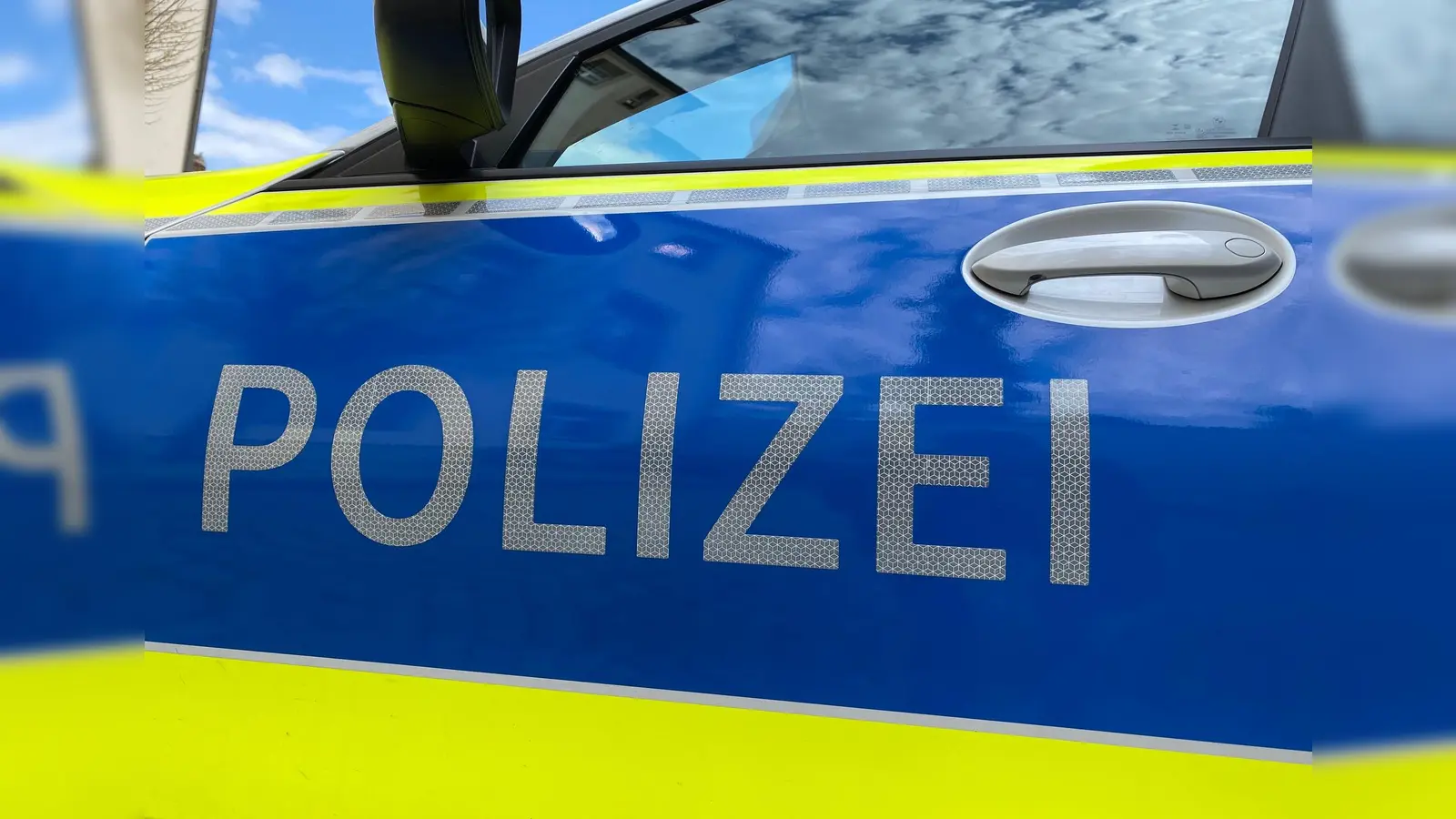 Als der 27-Jährige mit dem Streifenwagen zur Dienststelle gebracht werden sollte, wehrte er sich massiv. (Foto: Manfred Blendinger)