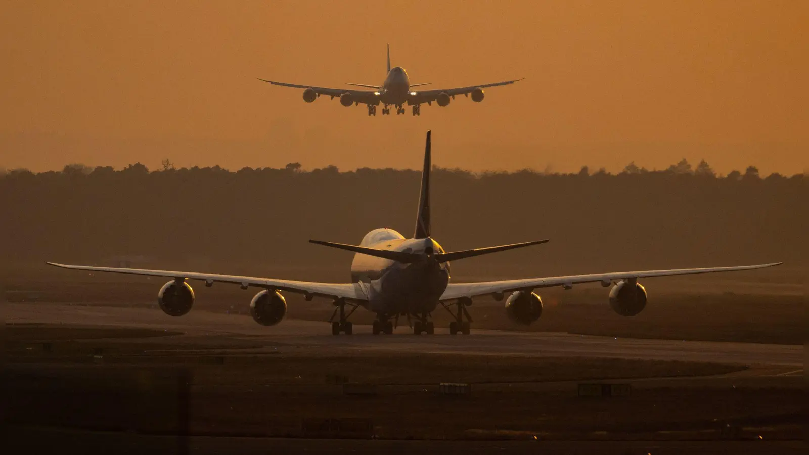 Niedrigere Ticketsteuer? Dafür gibt es derzeit „keine Spielräume im Bundeshaushalt“. (Archivbild) (Foto: Boris Roessler/dpa)