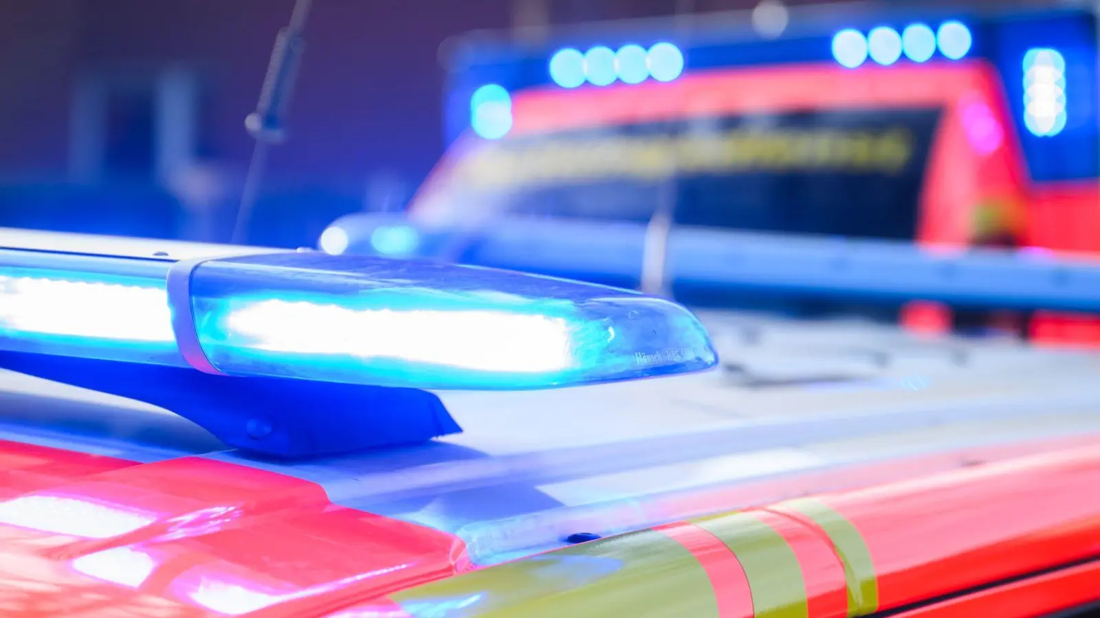 Der Radfahrer verstarb noch an der Unfallstelle. (Symbolbild) (Foto: Julian Stratenschulte/dpa)
