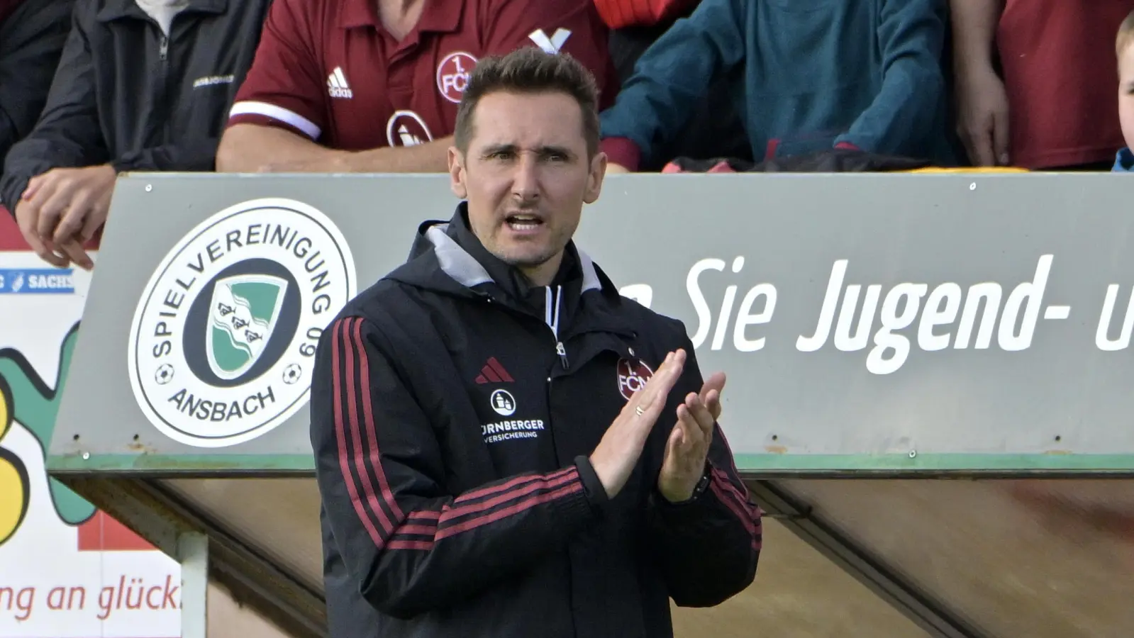 Der FCN mit Trainer Miroslav Klose schaut nach zwei Jahren wieder einmal bei der SpVgg Ansbach vorbei. Damals gewann der Club 4:1 im Xaver-Bertsch-Sportpark.  (Foto: Martin Rügner)