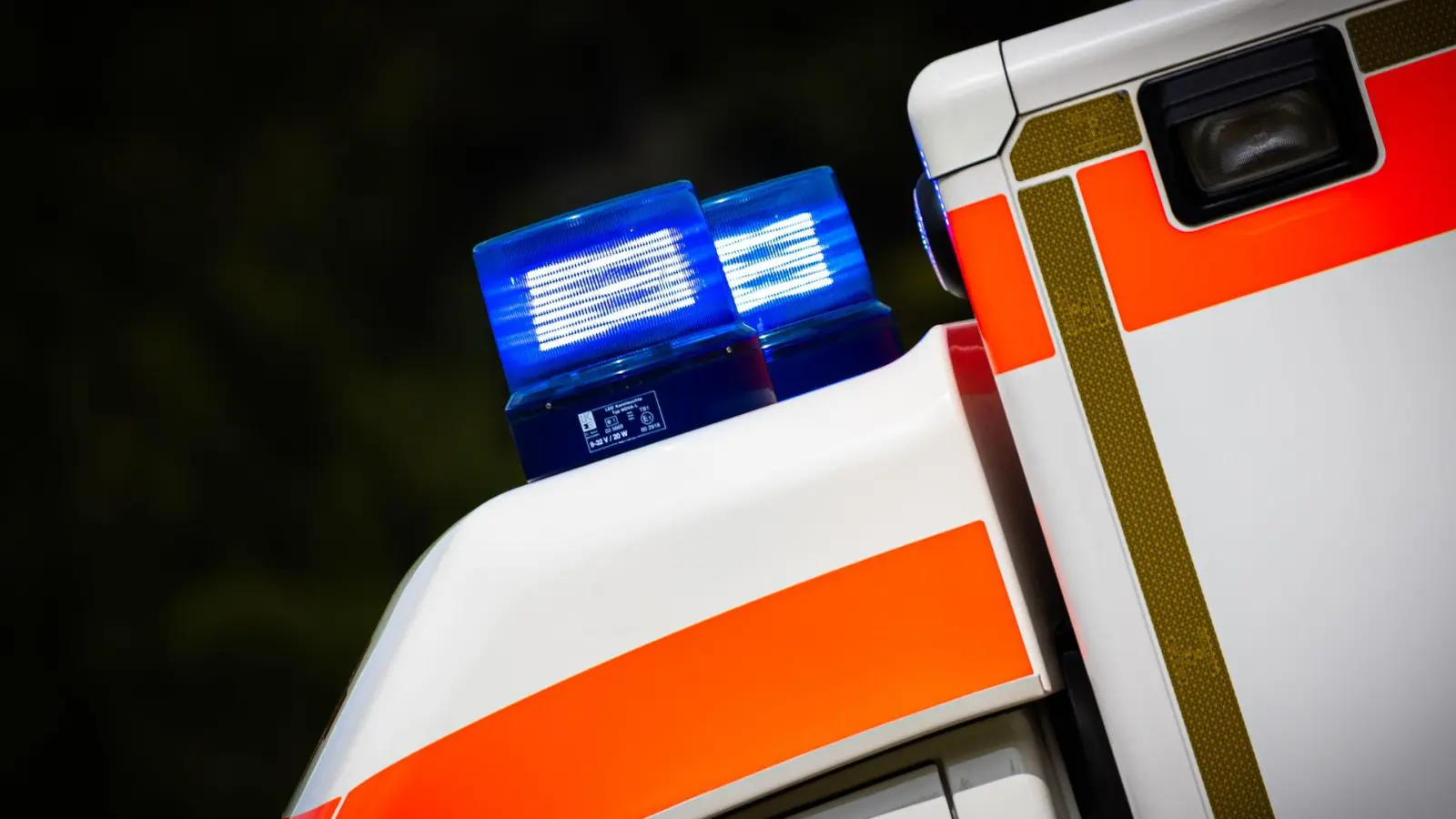 Der Rettungsdienst rückte aus. (Symbolbild) (Foto: Moritz Frankenberg/dpa)