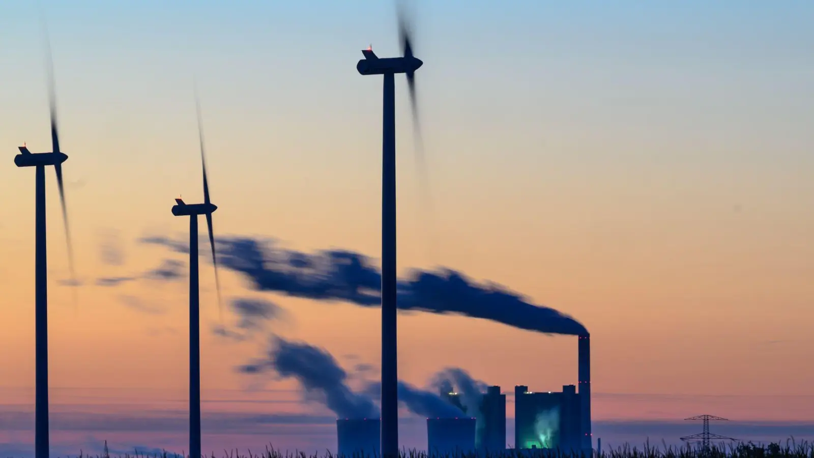 Der Rückgang klimaschädlicher Emissionen hat sich laut Umweltbundesamt verlangsamt. (Foto: Hendrik Schmidt/dpa)