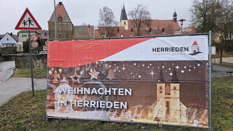 Der Weihnachtsmarkt in Herrieden findet jetzt mit einer Woche Verspätung statt. (Foto: Wolfgang Grebenhof)